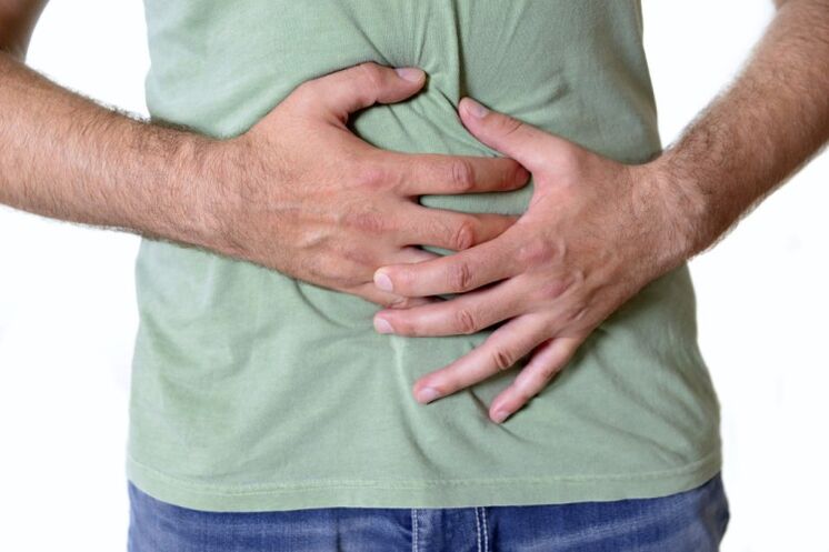 Dor e inchaço - sintomas da presença de vermes nos intestinos